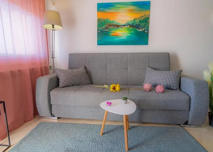 1st Floorc Apartment *