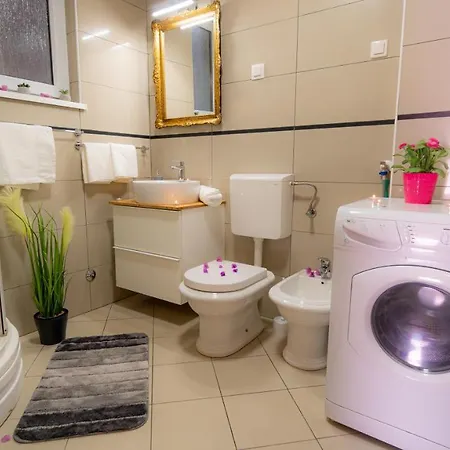 Апартаменти 1st Floorc Пула