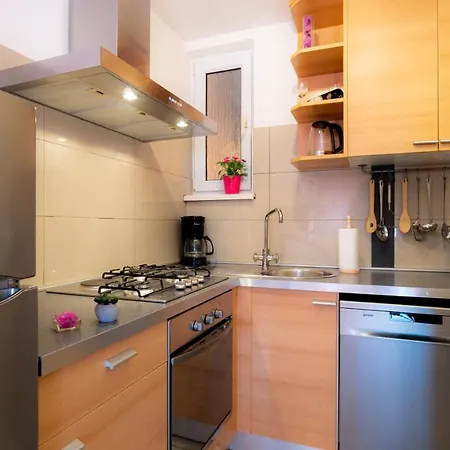 1st Floorc Apartament *