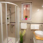 1st Floorc Апартаменты Пула